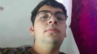 webcam records tremendous handjob