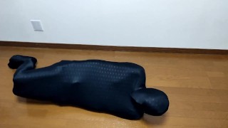 自力で脱げないゼンタイマミーで放置