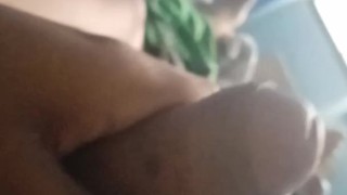 Masturbándome con solo recordar a mi novia y me vengo 