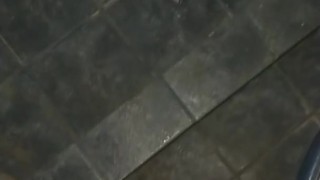 Pequeño pene argentino busca alguna madurita latina para follar