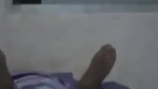 Chorro de leche en masturbación con gran pija latina. Creció el pene argentino