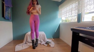 Nerdy Faery Desperately Pissing into a Condom💦💛