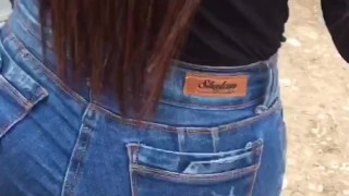 Desconocida de 18 años le toco el culo en la calle y le ofresco unos dolares para llevarla a mi apar