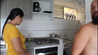 madrastra cachonda dando potenciador- porno en español