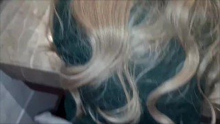 estudiante descubierta dedéandose en el baño de la escuela y termina cogiendo con su maestro. Vol #2