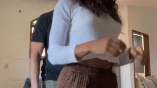 Bailando y rozándome su culo hace que mi verga se ponga durísima