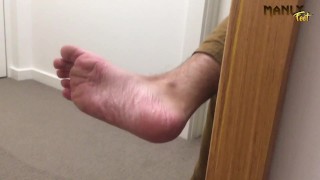 I’M STARTING WITH THE MANLY FEET IN THE MIRROR - MANLYFOOT 🪞 🦶