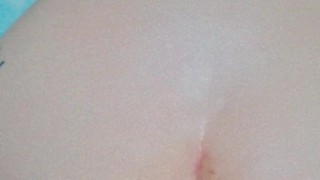 Deixando a buceta toda meladinha 