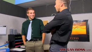 Young hung lad anal breeds his gay boss