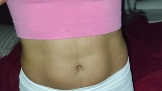 Mi putita secretaria me enseña su nueva minifalda.