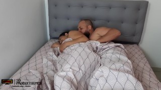 Descansando con la perra de mi madrastra - Porno en Español