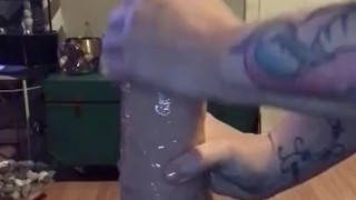 Oiling up Thick Billy 