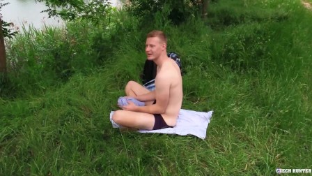 BigStr - Random Guy Offers Cash To A Twink In The Park & Gets A Long blowjob Before Fucking Him Raw