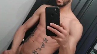 Me miró al espejo y no me resisto a tocarme💦