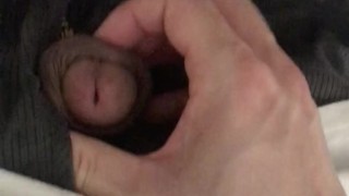 アパートの階段の直前でこっそりチンポ出して、部屋に入ってからしまいました。ちょっとドキドキしました。