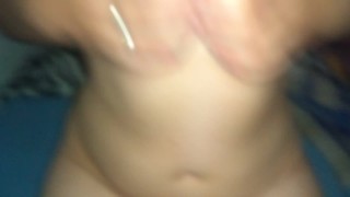 Argenta Montando y apretando las tetas