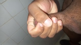 ME MASTURBO HASTA VENIRME MUY RICO!!!!