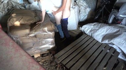 baise avec ma demi-soeur dans une ferme au bord de la route (presque attrapés)