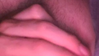 Je joue avec mon plug anal chaque soir