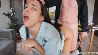 Novia llega Caliente de su Clase de Yoga con ganas de Sexo duro