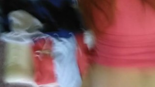 cogiendo mientras miramos tele, aprovechamos que no quedo nadie