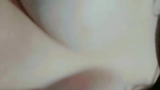 Mostrando las tetas 