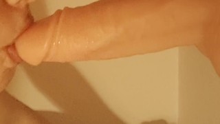 Salí de la ducha y me puse muy cachonda 💦🔥