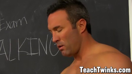 Hung teacher breeds twink in classroom