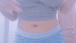 اححح سخنت بزااف بوحدي بغيت لي يحويني و يرضعو ليا يرضع ليا بزازلي please Fack me