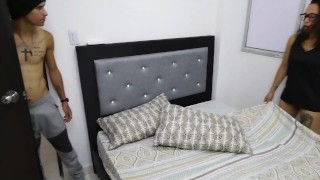 Enseñándole a mi Madrastra como es que se Folla Rico-highlight