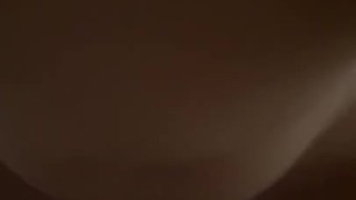 Насаживается на большой член под музыку