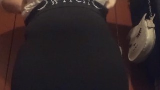 Clavándome una paja en un baño publico en Palermo 😜💦