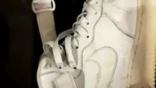 Spritze auf Nike Air 
