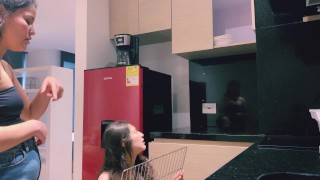 metió se metió en la cocina y su culo me encendió!