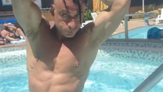 Hot nude muscle show off