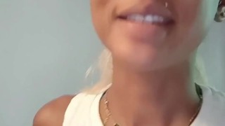 Miiana - DEFI Je chauffe le PLOMBIER et il me BAISE dans la cuisine . ENORME