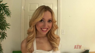 Beautiful Babe Orgasm - Beautiful blonde babe Lucy Tyler strips down and uses her vibrator on her  clit to orgasm Porn Videos - Tube8