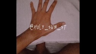 Me cojo a mi almohada pensando en ti - Holy Sun