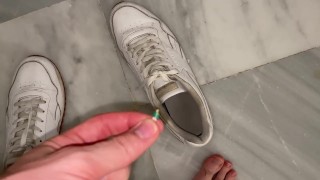 Macrophilia - gym shoe humiliation