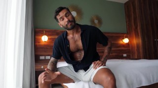 'My girlfriend doesn't know that I'm here' straight stud Jeus receives a handjob from another man