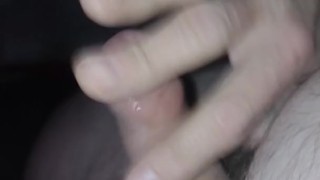 Muy caliente,hablando con una amiga me tuve que tocar 