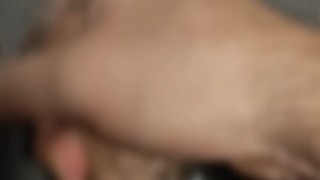 パンツの上から触ってたらフル勃起。その後すぐに濃厚な男汁がドピュ 興奮しちゃったけど、誰かの舐めたい