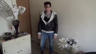 Hunky Maolo gets XXX help from A Hot Buddy!