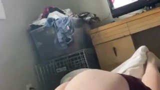 Booty wiggles 
