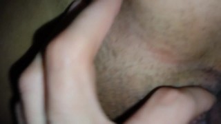 Dando a buceta em silêncio de madrugada 