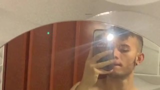 Paja de Hetero frente al espejo 