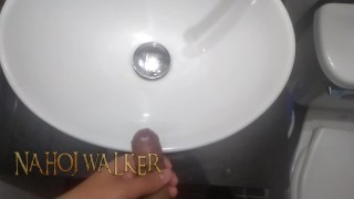 Masturbándome en el baño