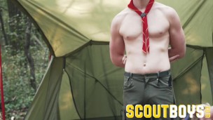 Muscular Daddy Breeds Scouts In 3some