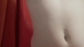 PUTITA LATINA SE LAS CHUPA SOLITA Y LE SALE LECHITA