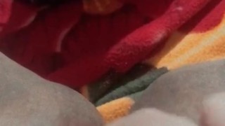 Grávida safada batendo uma siririca até gozar 